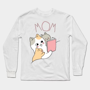 Cat mother reads to her cat babys Long Sleeve T-Shirt